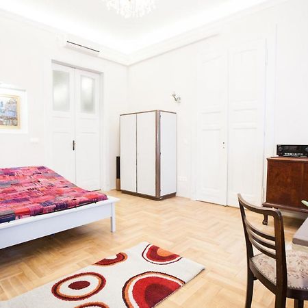 N40 By Small Home Budapešť Exteriér fotografie